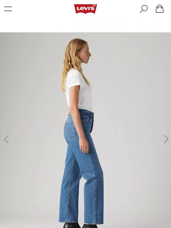 Levi’s Ribcage High-Rise Straight Ankle Jeans in Medium Blue - Picture 4 of 11